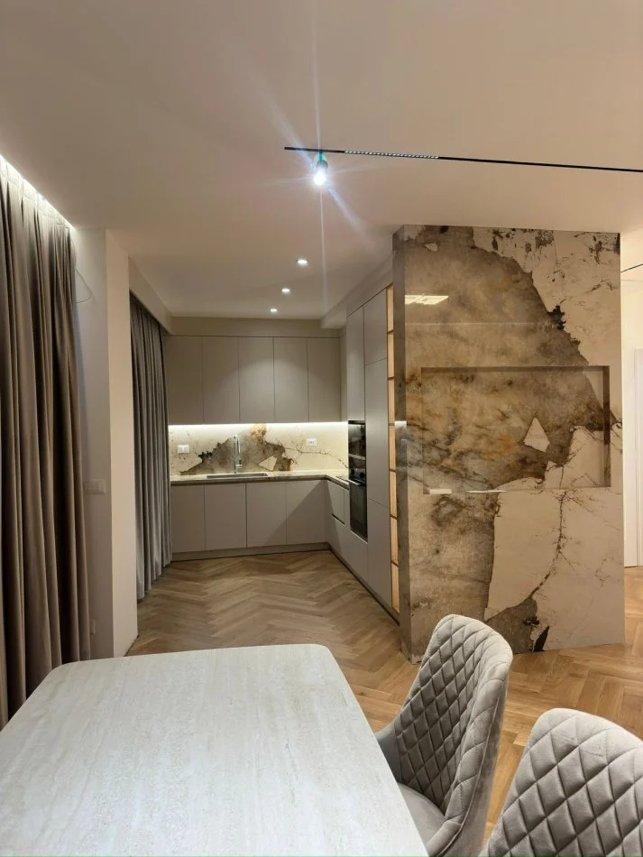 Shqiperi, jepet me qera apartament 1+1 , 93 m² 1.500 € (Liqeni Artificial i Tiranes)