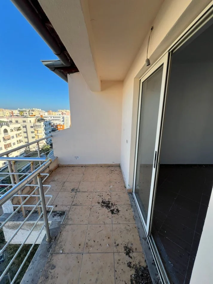 Durres, shitet apartament 1+1+Ballkon Kati 9, 85 m² 75.000 € (Rruga Pavarsia Durres)