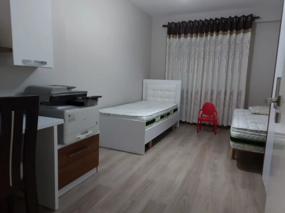 Tirane, shitet apartament 2+1+Ballkon Kati 4, 108 m² 195.000 € (Rruga 5 Maji – Pallatet Areela)