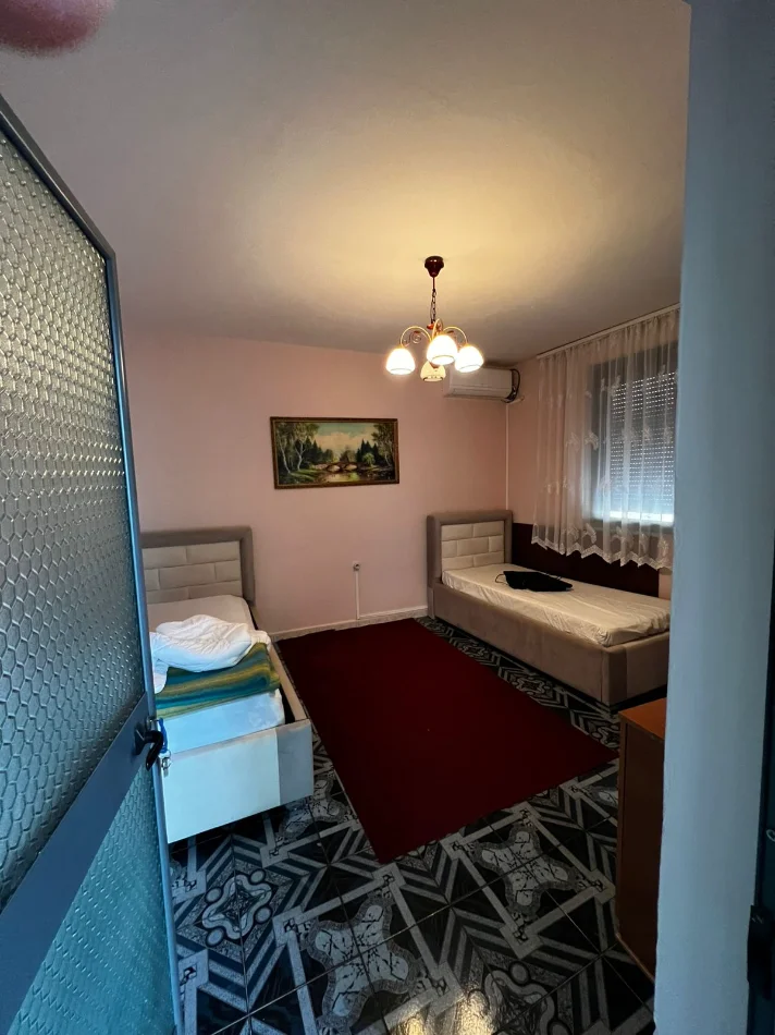 Tirane, jepet me qera apartament 2+1 Kati 2, 100 m² 600 € (MINE PEZA)