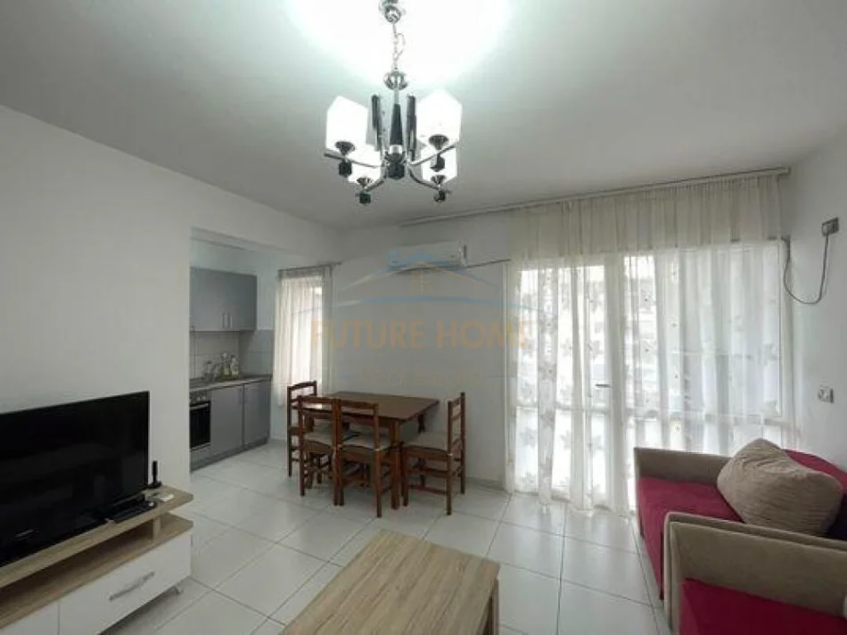 Tirane, jepet me qera apartament 3+1 Kati 3, 90 m² 600 € (RRUGA BARDHYL)