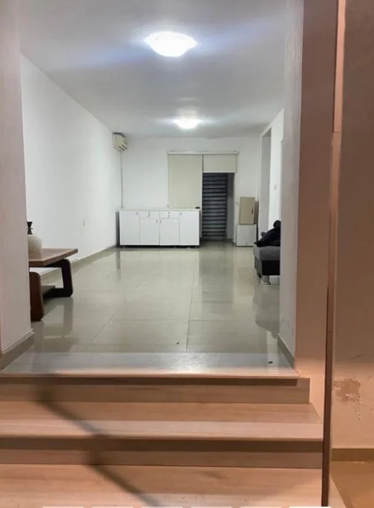 Tirane, jepet me qera dyqan Kati 0, 58 m² 600 € (Ish Tregu Elektrik)