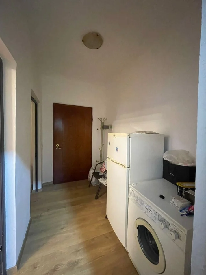 Tirane, jepet me qera apartament 1+1 Kati 2, 65 m² 400 € (Rruga “Ndre Mjeda”)