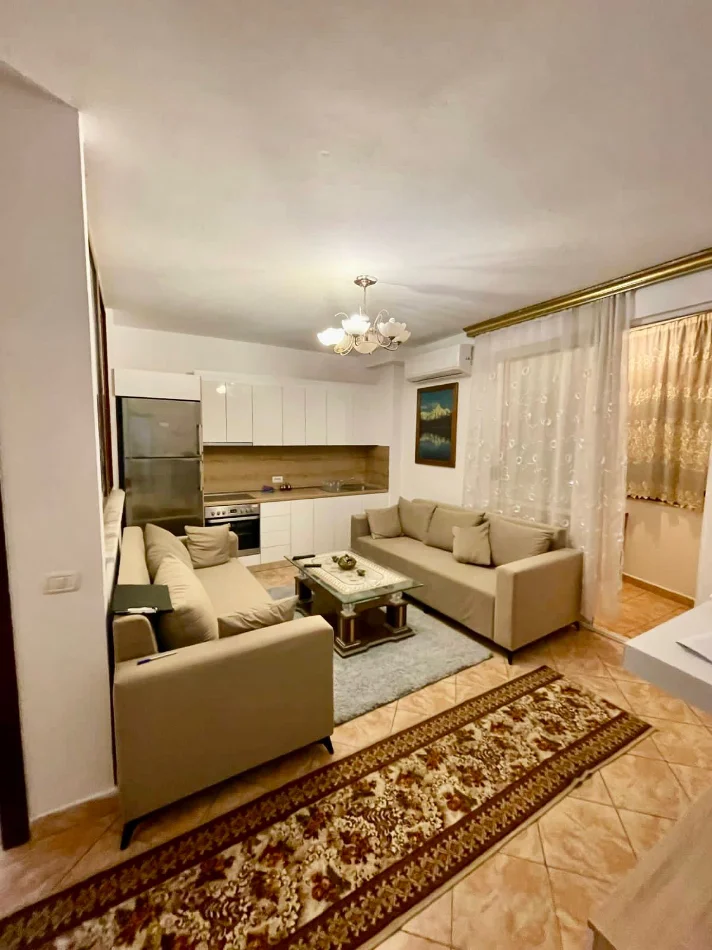 Tirane, jepet me qera apartament 2+1 Kati 2, 70 m² 600 € 
