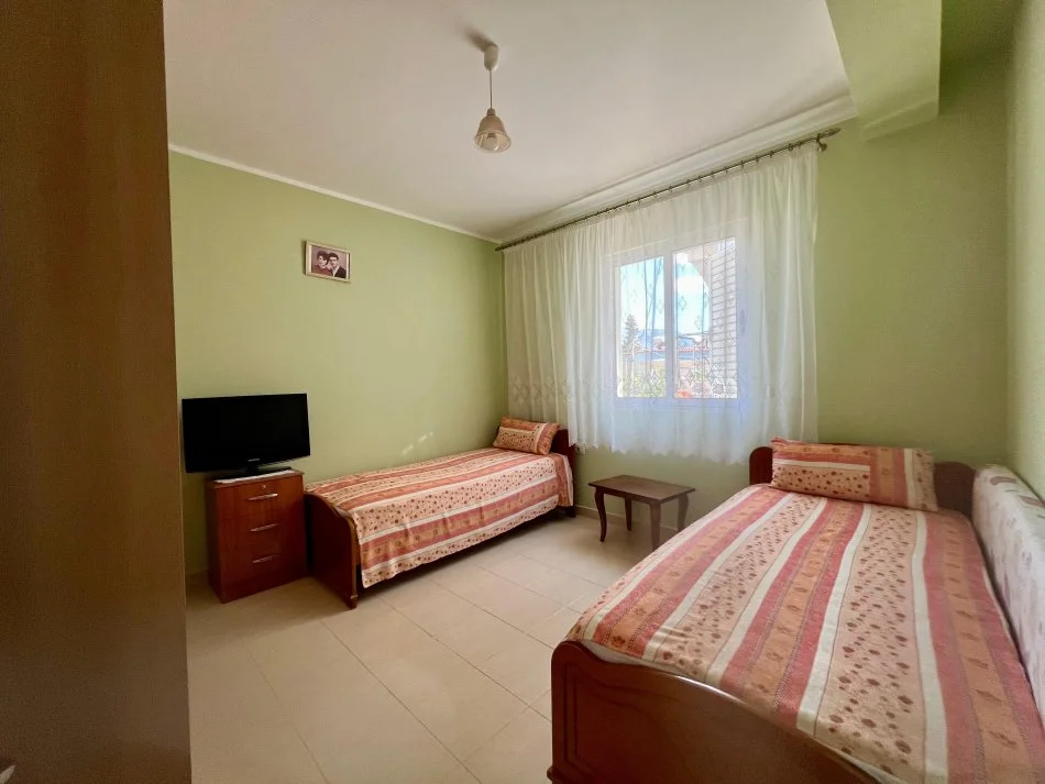 Tirane, shitet Vile 3 Katshe Kati 3, 350 m² 490.000 € (Pandi Dardha)