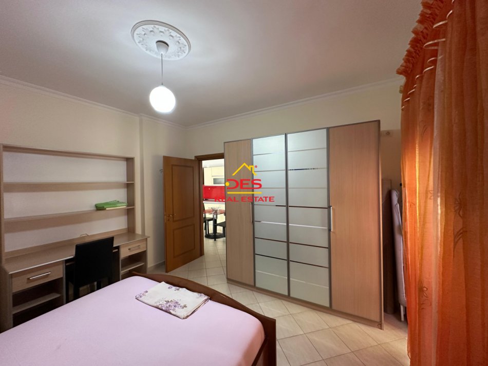 Shqiperi, jepet me qera apartament 1+1+Ballkon Kati 5, 70 m² 250 € (Rruga Murat Tërbaçi)