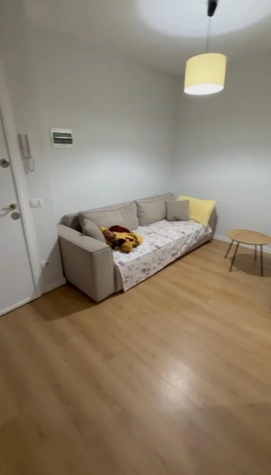 Tirane, jepet me qera apartament 1+1+Ballkon Kati 10, 60 m² 500 € 