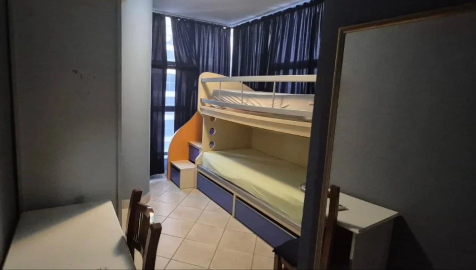 Tirane, jepet me qera apartament 2+1+Ballkon Kati 5, 700 € (Mbrapa universitetit europian)