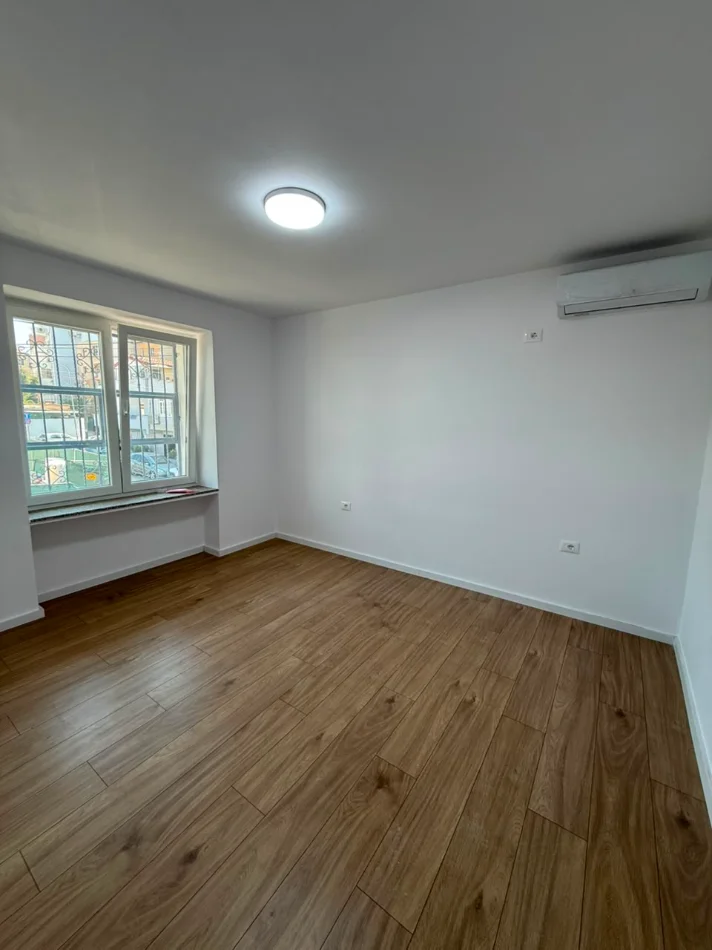Tirane, jepet me qera apartament 2+1 Kati 2, 75 m² 700 € (Rruga Asim Vokshi)