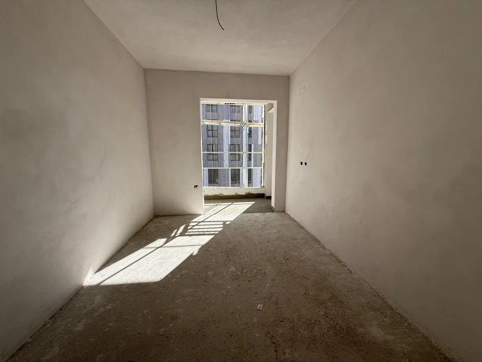 Tirane, shitet apartament 3+1+2+Ballkon , 107 m² 170.000 € (Rruga Besa)