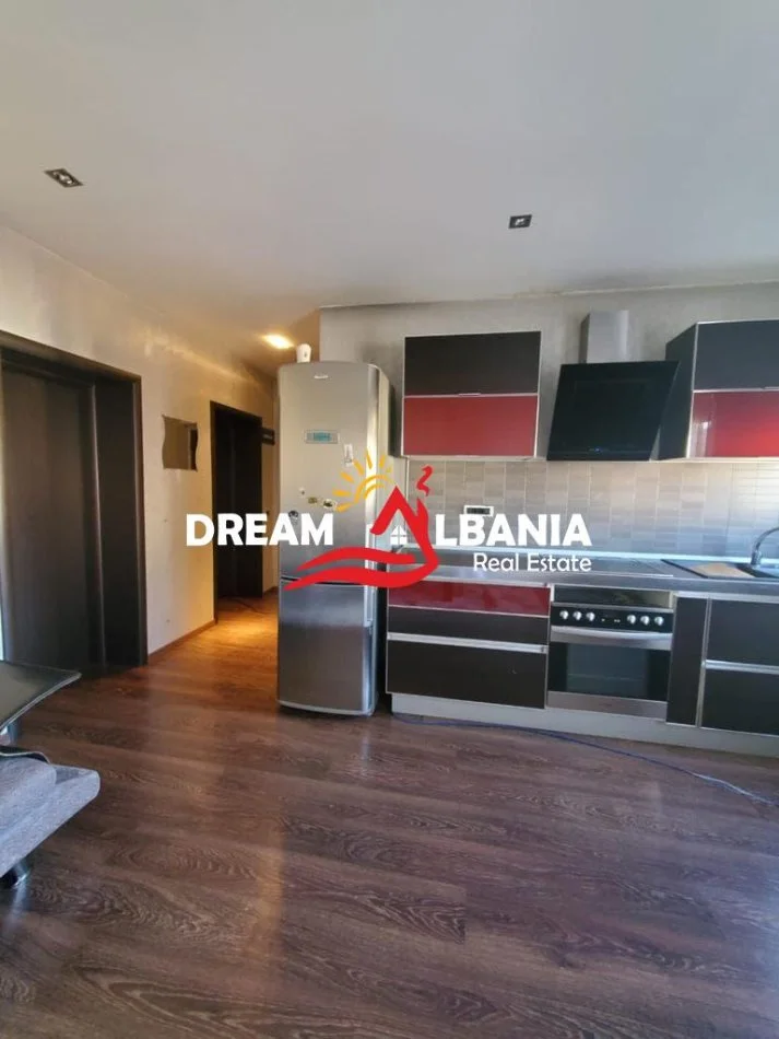 Tirane, jepet me qera apartament 2+1 Kati 4, 80 m² 650 € (Brryli)