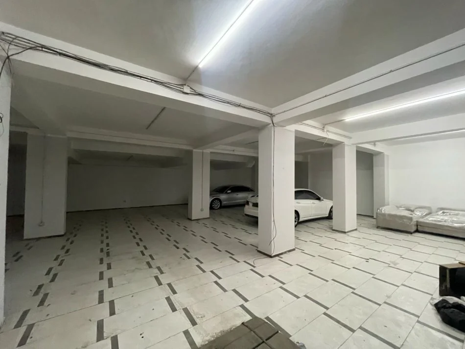 Tirane, jap me qera ambjent biznesi Kati -1, 300 m² 1.300 € (teodor keko)