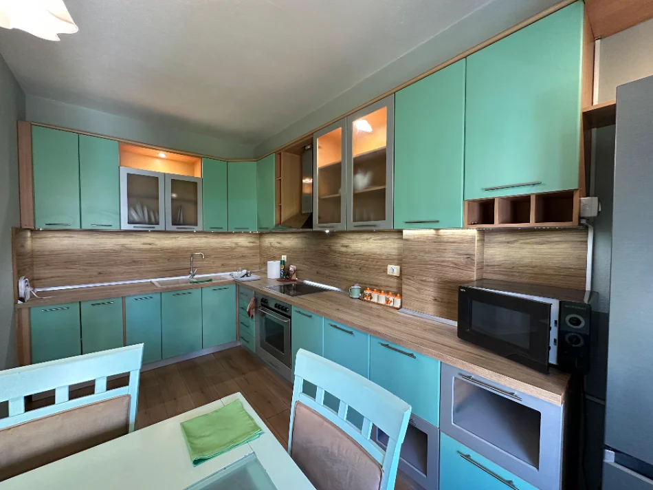 Tirane, jepet me qera apartament 2+1+Aneks Kati 3, 600 € 