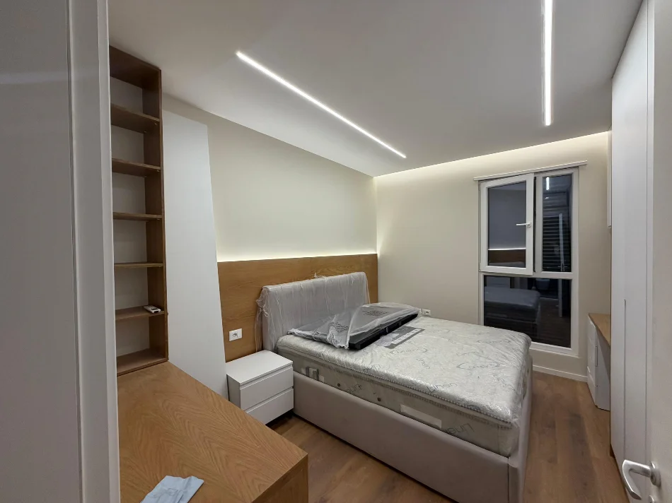 Tirane, jepet me qera apartament 2+1+Ballkon Kati 4, 105 m² 800 € (Apartament 2+1+2 Per Qera Don Bosco Trio Towers I Mobiluar dhe Pabanuar Me Pare)