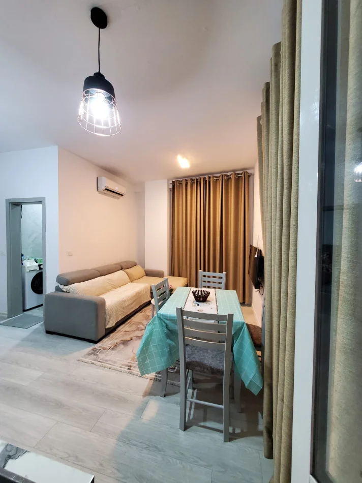 Tirane, jepet me qera apartament 1+1 , 60 m² 700 € 