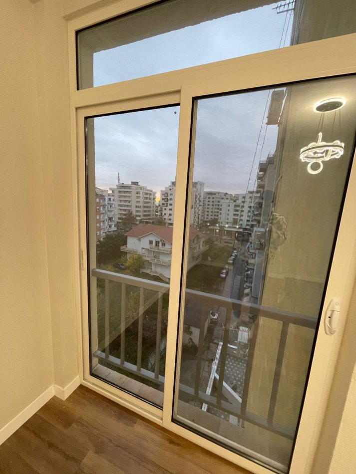 SHITET APARTAMENT 2+1 ILIRIA PLAZH DURRES 108000 EURO