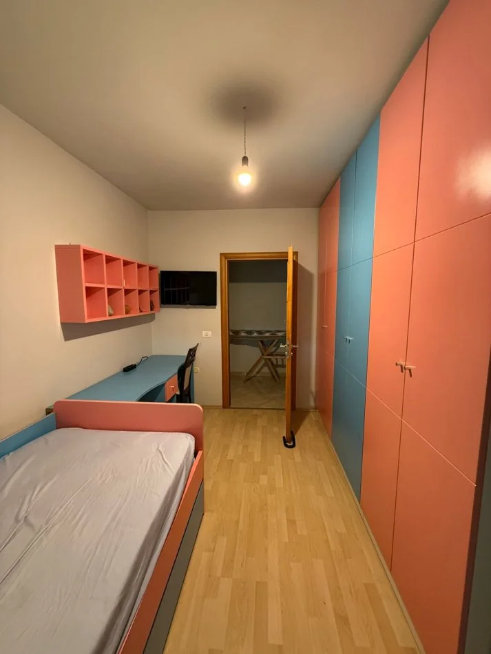 Tirane, shitet apartament 2+1 Kati 4, 95 m² 170.000 € (Rruga Irfan Tomini)