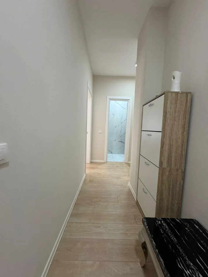 Tirane, jepet me qera apartament 2+1 Kati 4, 1.500 € 