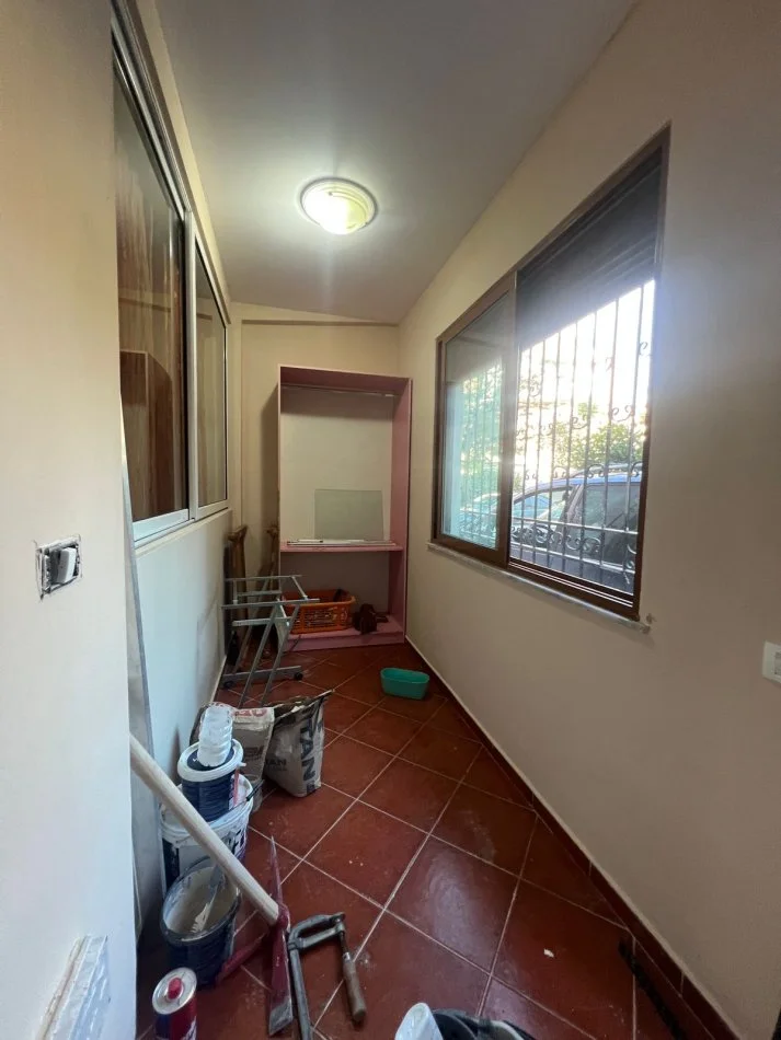 Shqipri, jepet me qera apartament 1+1+Ballkon Kati 0, 68 m² 400 € (RRuga e Mozaikut)