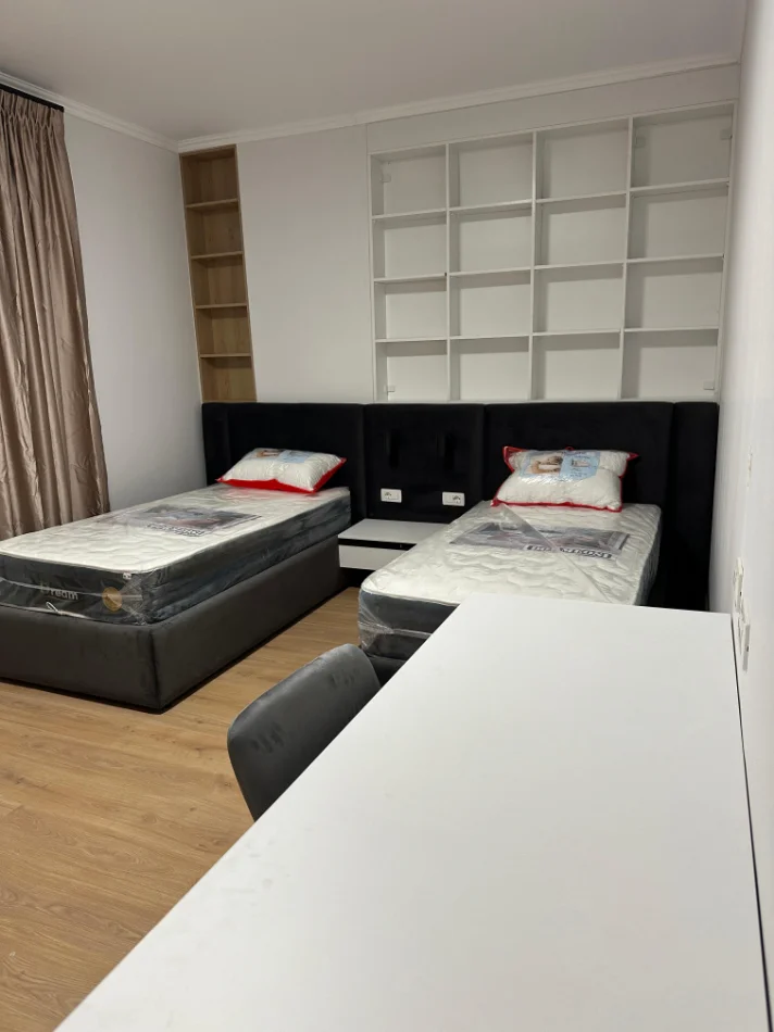 Tirane, jepet me qera apartament 2+1 Kati 6, 120 m² 1.300 € (Rruga Durresit)