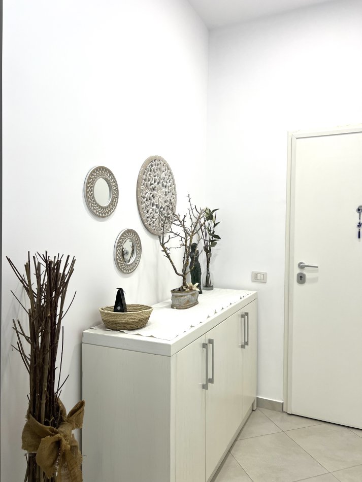 Tirane, jepet me qera apartament 1+1+Ballkon Kati 2, 65 m² 600 € (Kopshti Botanik)