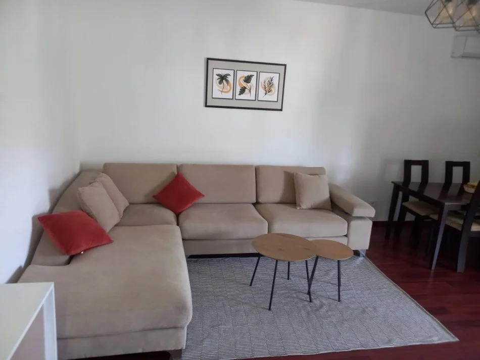 Durres, jepet me qera, apartament 1+1 , (VOLLGA DURRES!)