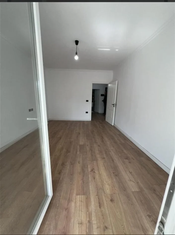 Tirane, shitet apartament 2+1+Ballkon Kati 3, 101 m² 167.000 € 