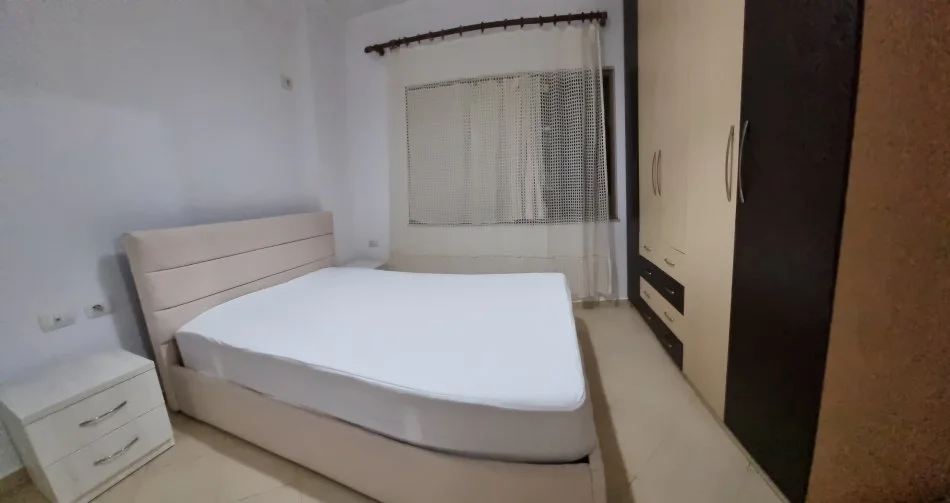 Tirane, jepet me qera apartament 1+1+Ballkon Kati 3, 65 m² 370 € (Astir afer nela 5)