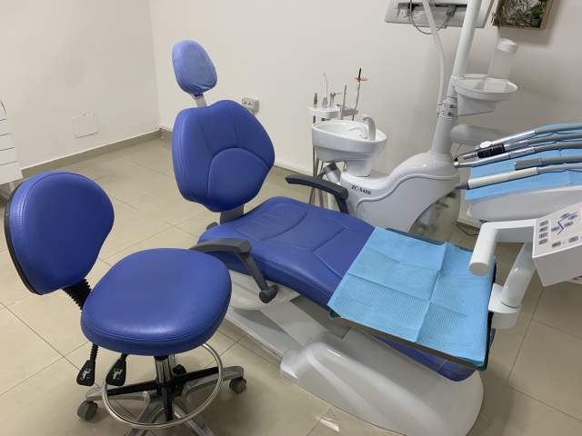 Tirane, Shitet Klinike Dentare me te gjitha pajisjet 50 m² 12.000 €