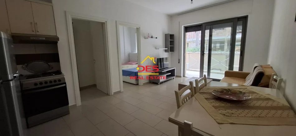 Vlore, jepet me qera apartament 2+1+Ballkon Kati 2, 80 m² 400 € (Rruga Aleksanër Moisiu)