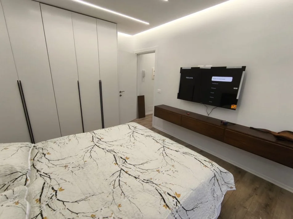 Tirane, jepet me qera apartament 1+1 Kati 4, 70 m² 600 € (Kodra e Diellit)