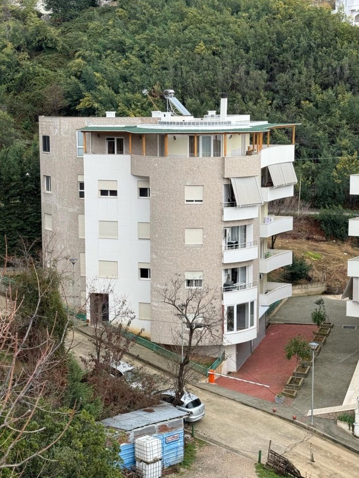 Tirane, jepet me qera shtepi 1+1 Kati 2, 81 m² 350 € (Fresk)