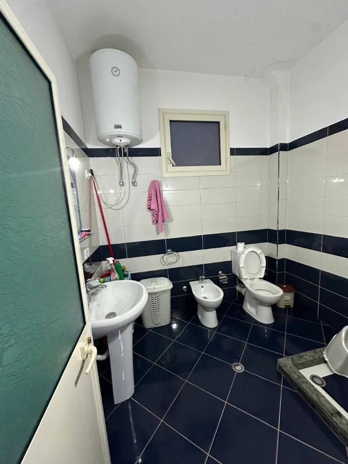 Tirane, jepet me qera apartament 2+1 Kati 0, 400 € (Rruga Osma)