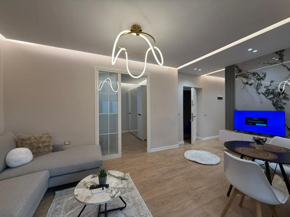 Tirane, shes apartament 2+1 Kati 4, 90 m² 245.000 € (Rruga e Barrikadave)