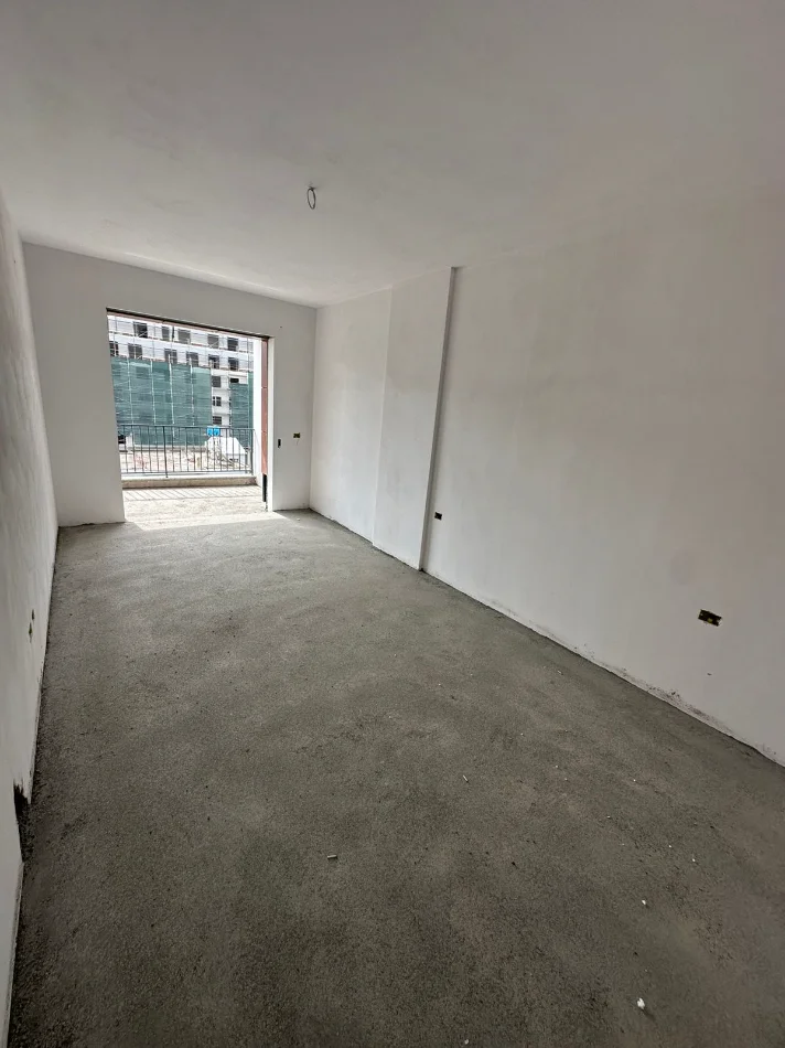 Tirane, shitet apartament 1+1+Ballkon Kati 4, 81 m² 97.560 € (Paskuqan)