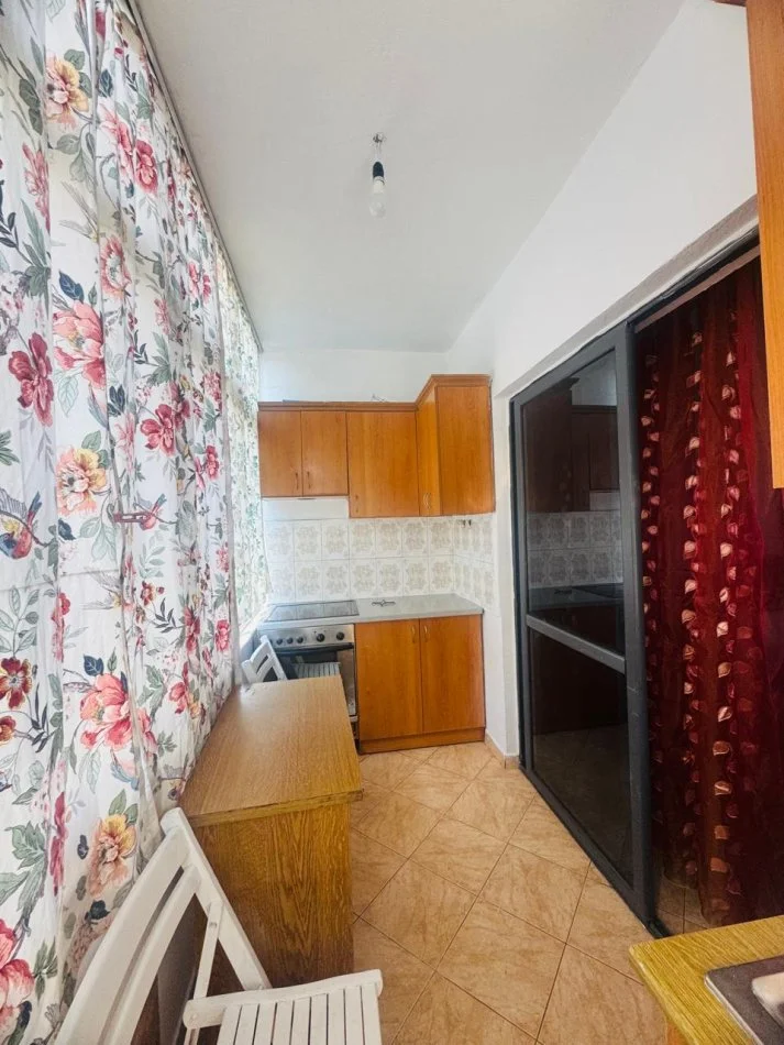 Tirane, jepet me qera apartament 1+1+Aneks Kati 5, 72 m² 450 € 