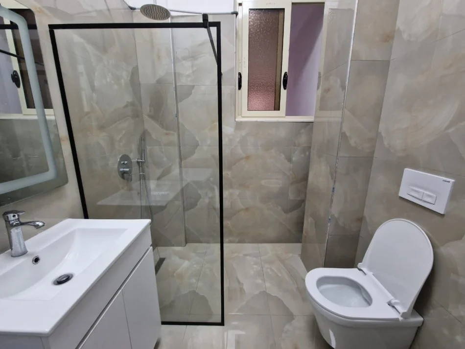 Tirane, shitet apartament 1+1 Kati 3, 84 m² 85.000 € 