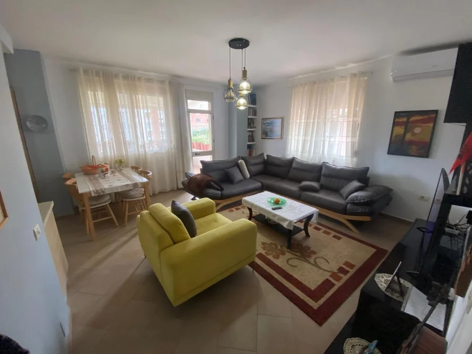 Tirane, shitet apartament 2+1+Ballkon Kati 4, 150 m² 217.000 € (FONDACIONI ELEONORE,RRUGA TRENDAFILI I BARDHE)