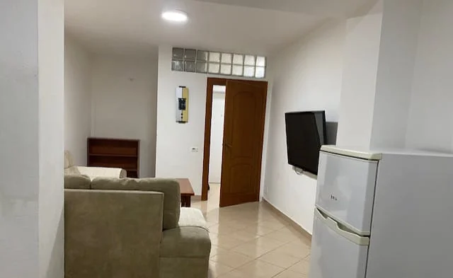 Tirane, jepet me qera apartament 2+1 Kati 3, 68 m² 430 € (Rruga Kongresi Manastirit , Pediatria)