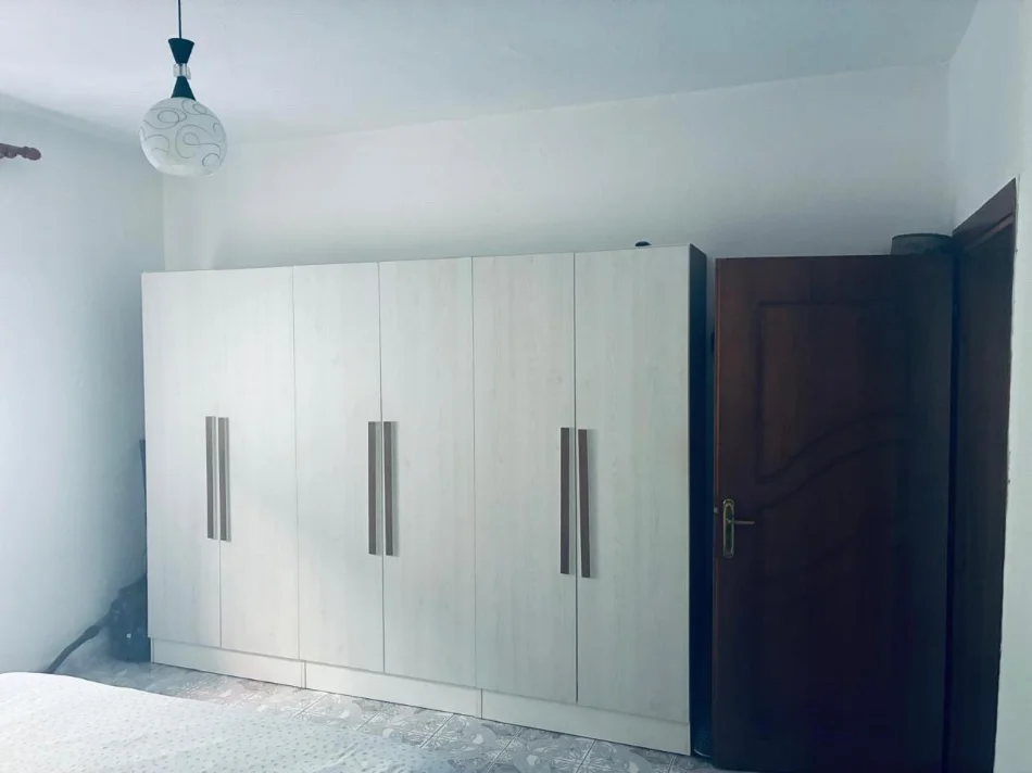 Tirane, jap me qera Vile 2+1+Ballkon Kati 1, 71 m² 550 € (Rruga Ferdinand Paparisto ,Porcelan)