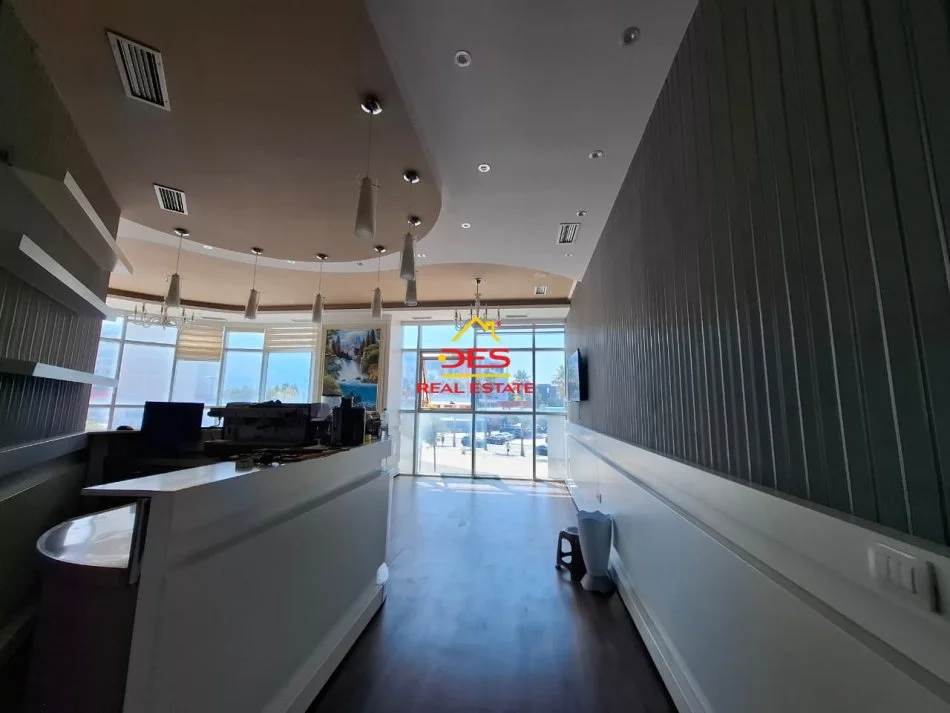 Vlore, jepet me qera lokal Kati 2, 60 m² 800 € (Rruga Çamëria)