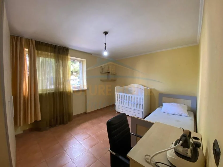 Tirane, jepet me qera apartament 1+1 Kati 3, 90 m² 600 € 