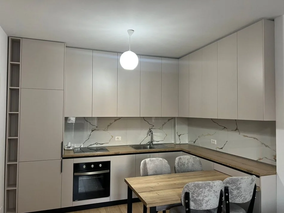 Tirane, jepet me qera apartament 2+1 Kati 2, 98 m² 500 € (Rruga Sokrat Miho)