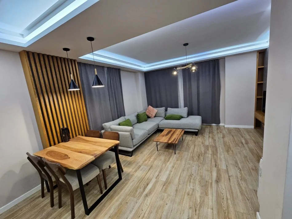 Tirane, jepet me qera apartament 2+1+Aneks+Ballkon Kati 5, 100 m² 600 € (Fusha Aviacionit)