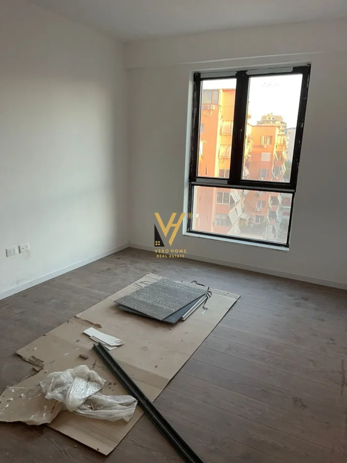 Tirane, jepet me qera zyre Kati 6, 90 m² 800 € (MYSLYM SHYRI)