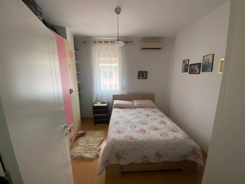 Tirane, shitet apartament 2+1+Ballkon Kati 4, 150 m² 217.000 € (FONDACIONI ELEONORE,RRUGA TRENDAFILI I BARDHE)