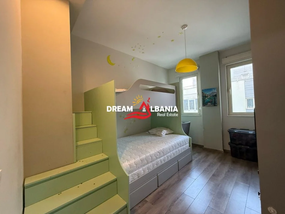 Tirane, jepet me qera apartament 2+1 Kati 3, 97 m² 700 € (Kopeshti Botanik)
