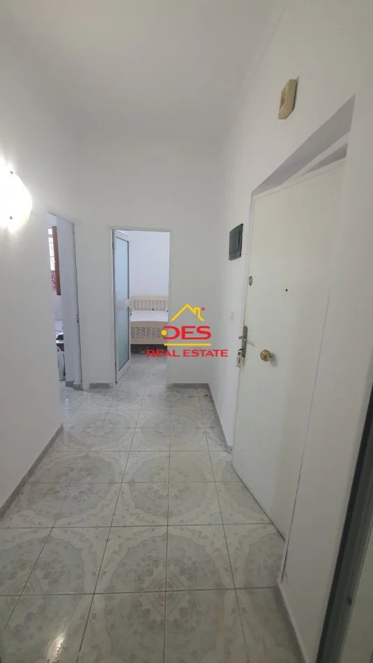 Vlore, shitet apartament 2+1+Ballkon Kati 2, 76 m² 93.000 € (Rruga 7 Nëntori)