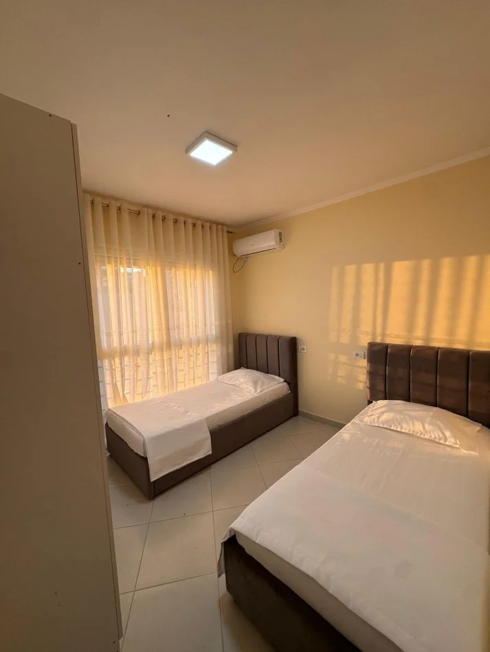 Tirane, jepet me qera apartament 2+1+Ballkon Kati 5, 100 m² 850 € 