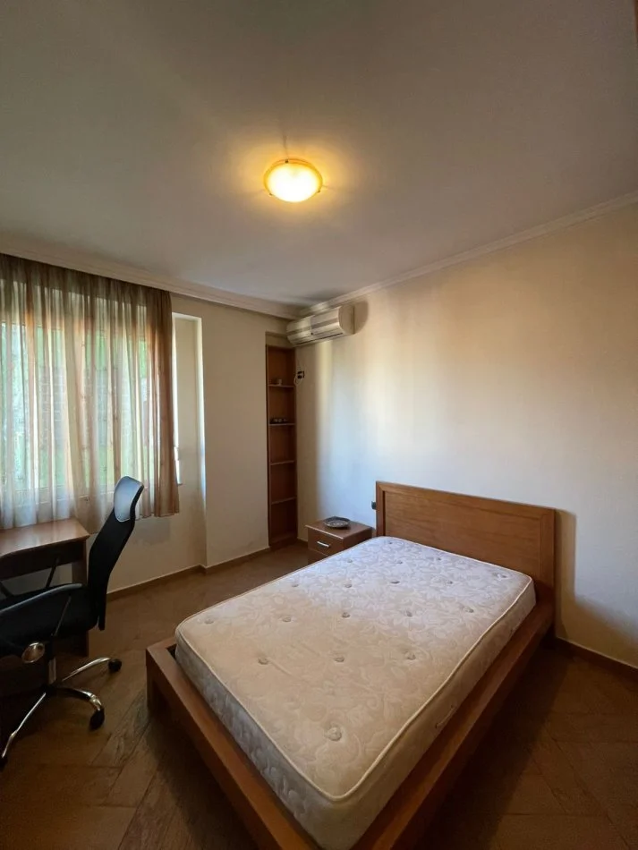 Tirane, jepet me qera apartament 2+1 Kati 9, 104 m² 800 € (Blloku)